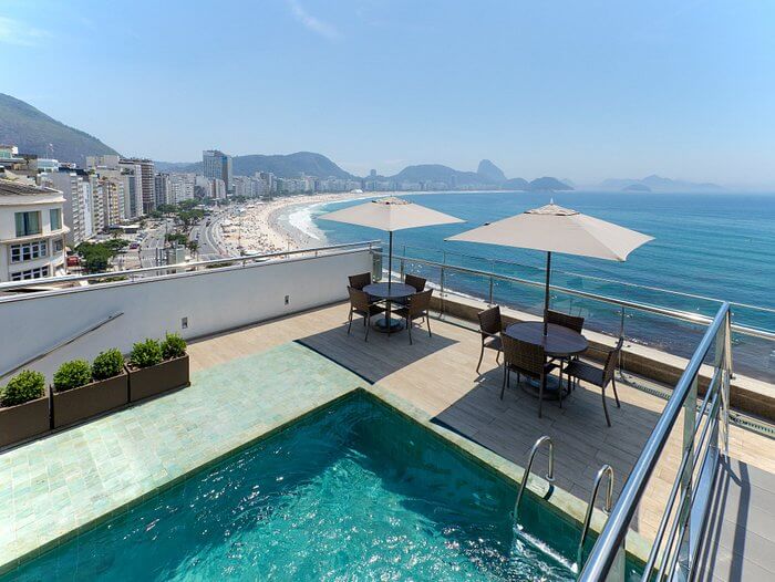 vista do mar do copacabana palace